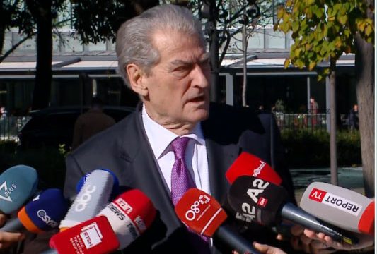 “Reshjet ishin të paralajmëruara”, Berisha: Kjo nuk e pengoi Ramën dhe Ballukun të importonin energji me 230 euro megavati