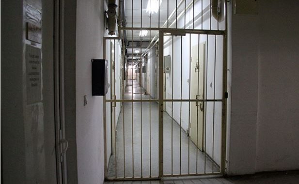 14-vjeçari shkakton zjarr në burgun e Kumanovës, një i dënuar shndërrohet në hero