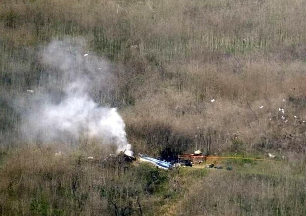 Itali, rrëzohet helikopteri me 7 persona, asnjë i mbijetuar