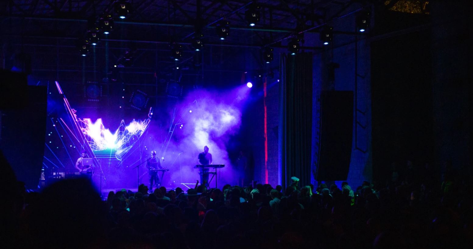 Qeveria italiane do të kriminalizojë festimet e mëdha