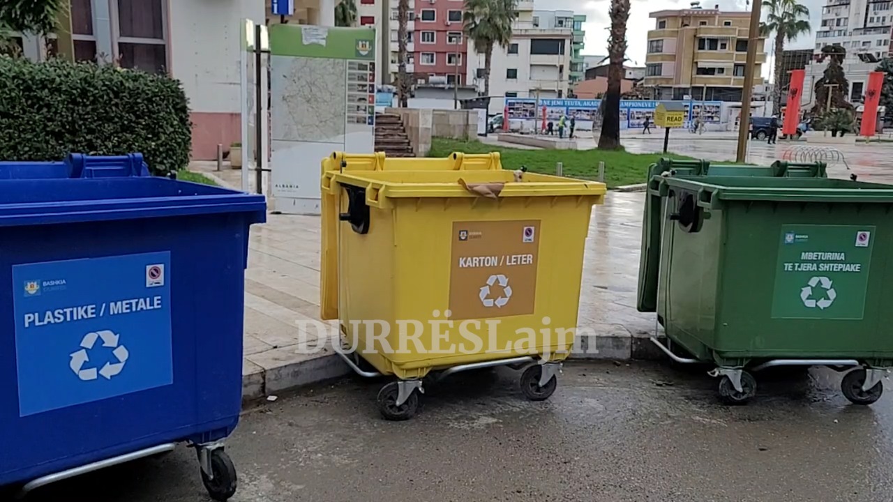 Durrësi nis ndarjen e diferencuar të mbetjeve, vendosen 300 kazanët e parë plastikë. Gjithçka duhet të dini për ndarjen e mbeturinave urbane në burim (VIDEO)