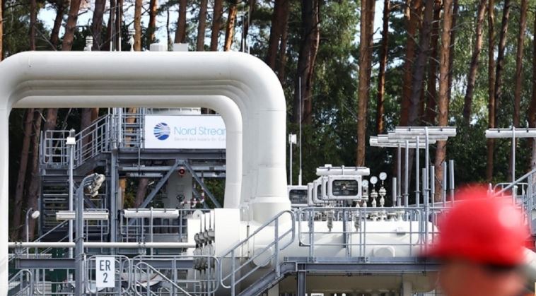 Jo më furnizim me gaz dhe naftë/ Rusia së shpejti me vendime të reja pas vendosjes së kufirit të çmimeve