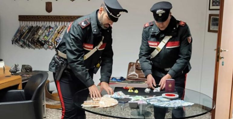 Kishte fshehur kokainën te frenat e dorës/ Arrestohet i riu shqiptar në Itali