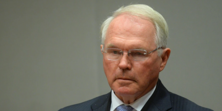 Ambasadori Hill i ka bërë thirrje serbëve t’i kthehen detyrave në institucionet e Kosovës