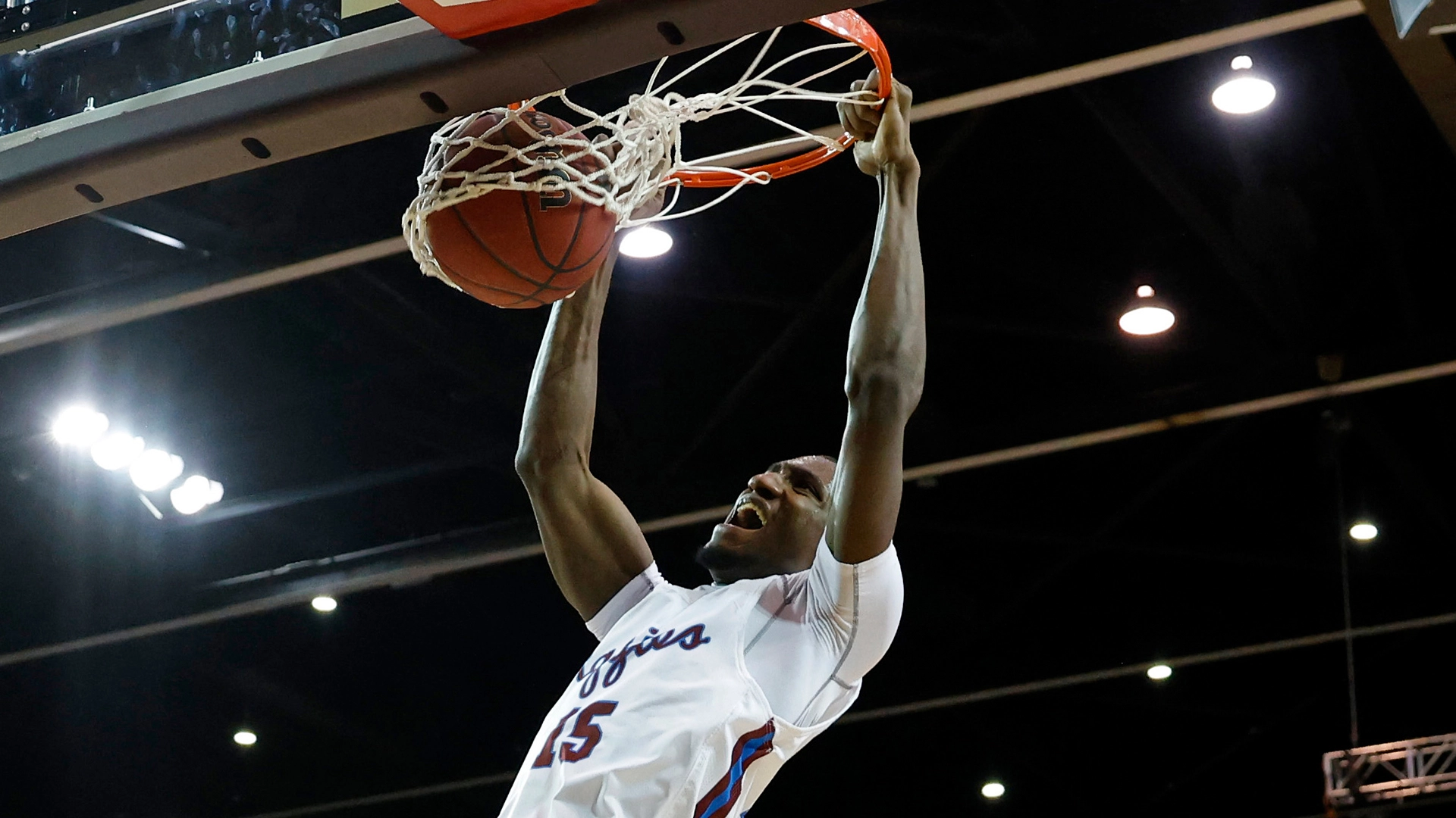 I ngrenë kurth, basketbollisti vret studentin, vetë plagoset