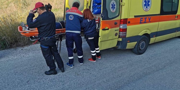 Shqiptari zihet poshtë nga kamioni dhe humb jetën