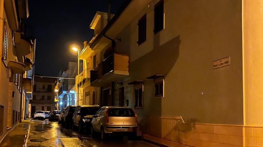 Itali, 21-vjeçari shqiptar qëllon partneren dhe më pas veten, prindër të një vajze të vogël