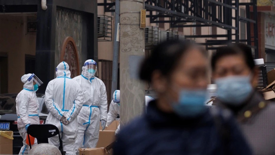 Pas gjashtë muajsh, Kina raporton vdekjet e para me koronavirus