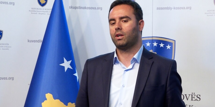 Konjufca: Dorëheqjet e deputetëve serbë nuk e rrezikojnë Kuvendin e Kosovës