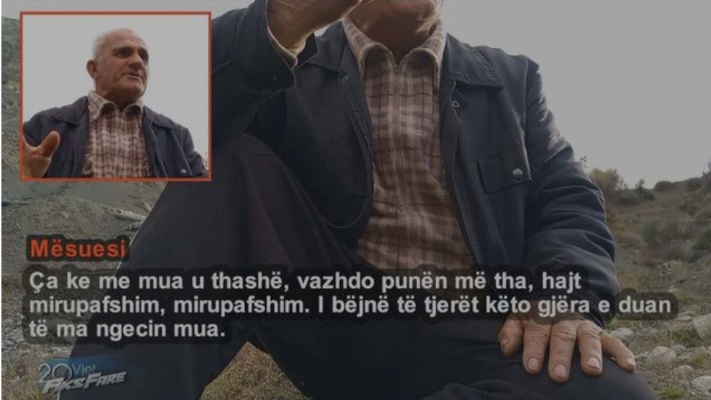 “Më kapi nga flokët dhe më puthi me dhunë në buzë”/ Policia shoqëron mësuesin 62-vjeçar, që ngacmoi nxënësen e klasës së 8-të