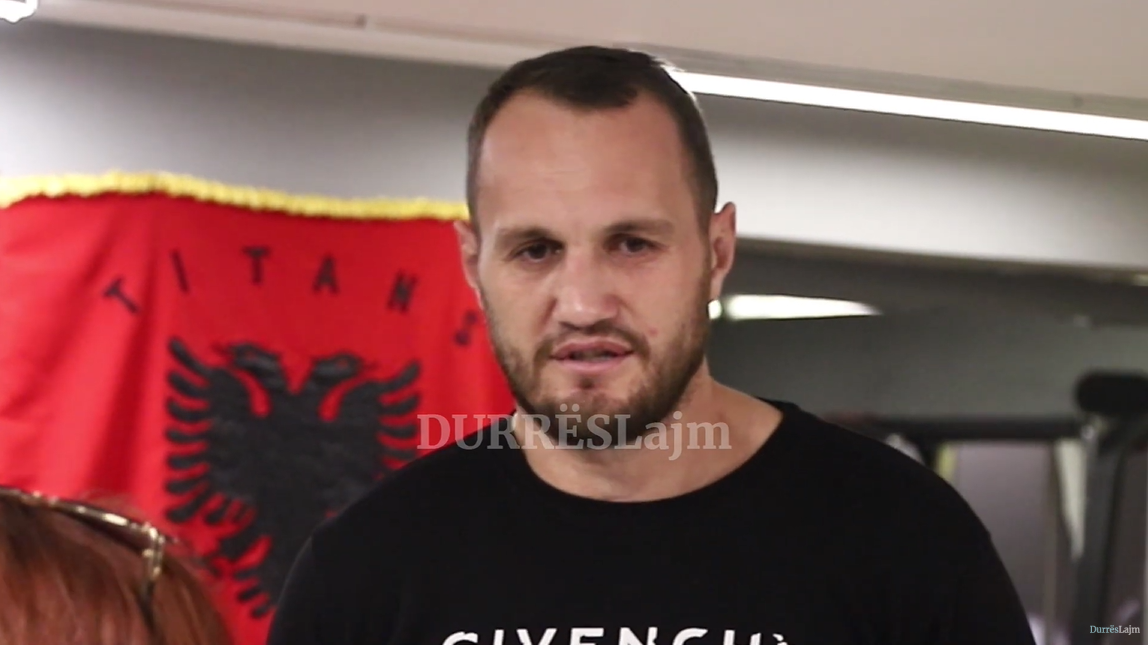 Përballje titanësh në Durrës, boksieri Nelson Hysa rrëfen emocionet para ndeshjes me rivalin që mundi Majk Tajson (VIDEO)