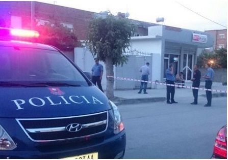 Aksion i policisë shqiptare në bashkëpunim me atë Spanjolle, rrethojnë qendrën tregtare, çfarë dyshohet