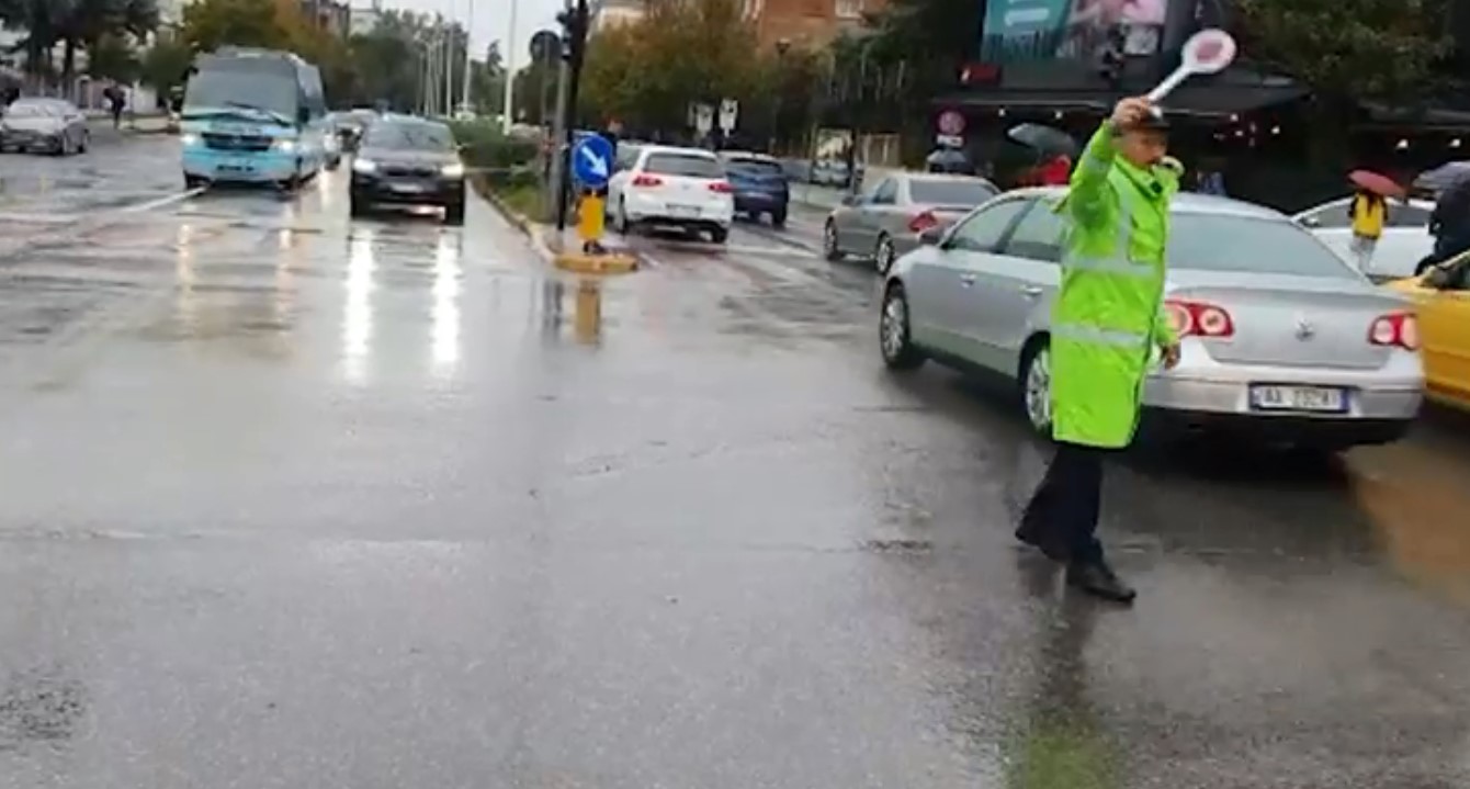 Në 1 javë pezullohen 173 leje drejtimi në Tiranë