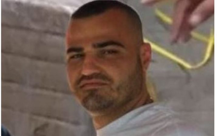 Ramazan Rraja shoqërohet në polici, bllokohen tre makina të blinduara