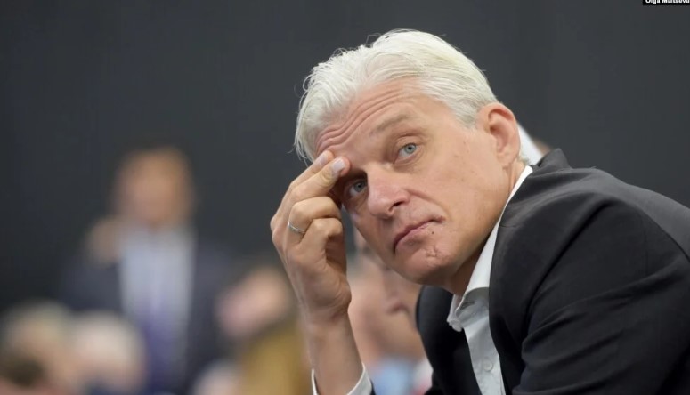 “Shtet fashist”, miliarderi rus heq dorë nga shtetësia ruse për shkak të luftës në Ukrainë