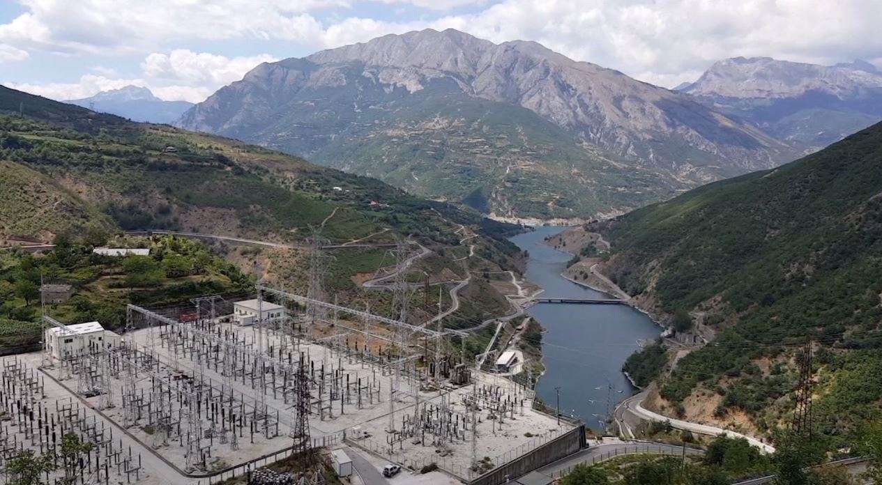 Skenari i energjisë në vitin 2023, qeveria me shpresa te shiu; 165 mln euro për anijet në Vlorë