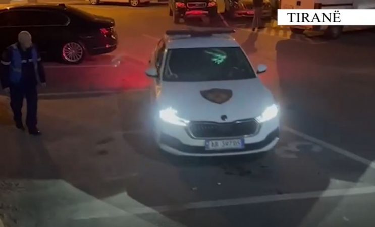 Transportonin 21 emigrantë në mënyrë të paligjshme, arrestohen tre persona