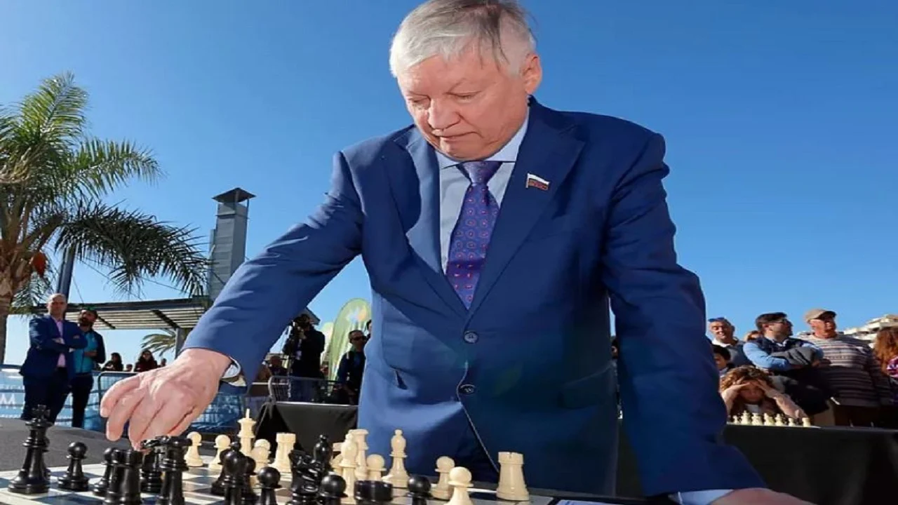 U rrëzua në banesë, ish-kampioni i botës në koma të induktuar