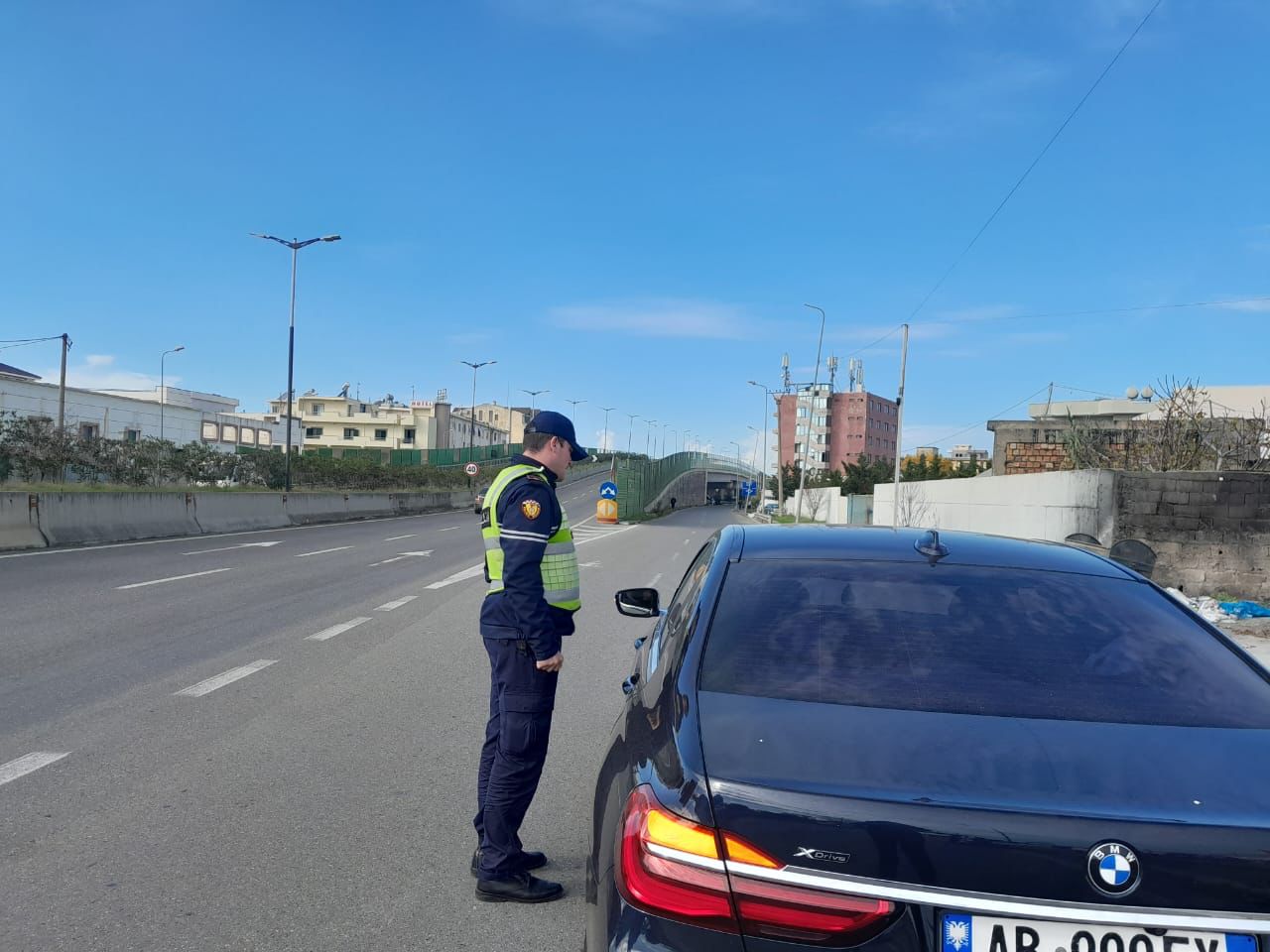 Kontrollet në rrugët e Durrësit/ Arrestohen 2 drejtues mjetesh, pezullohen 29 patenta