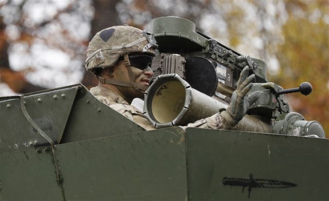 Media serbe: Franca po dërgon pajisje të rënda ushtarake në Ballkan