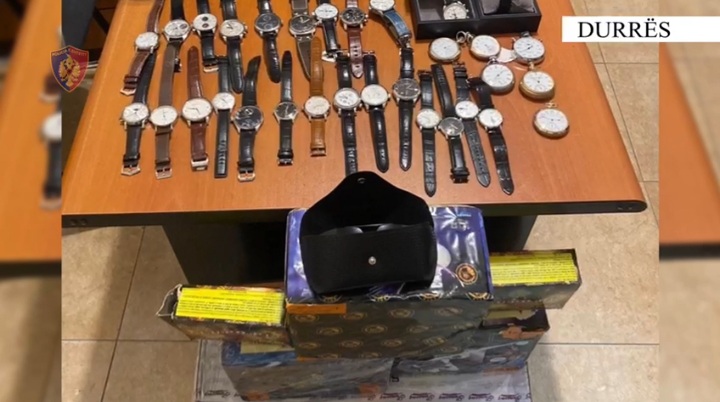 U kap me mallra kontrabandë në portin e Durrësit, arrestohet 67-vjeçari, policia i zbulon dhe… (VIDEO)