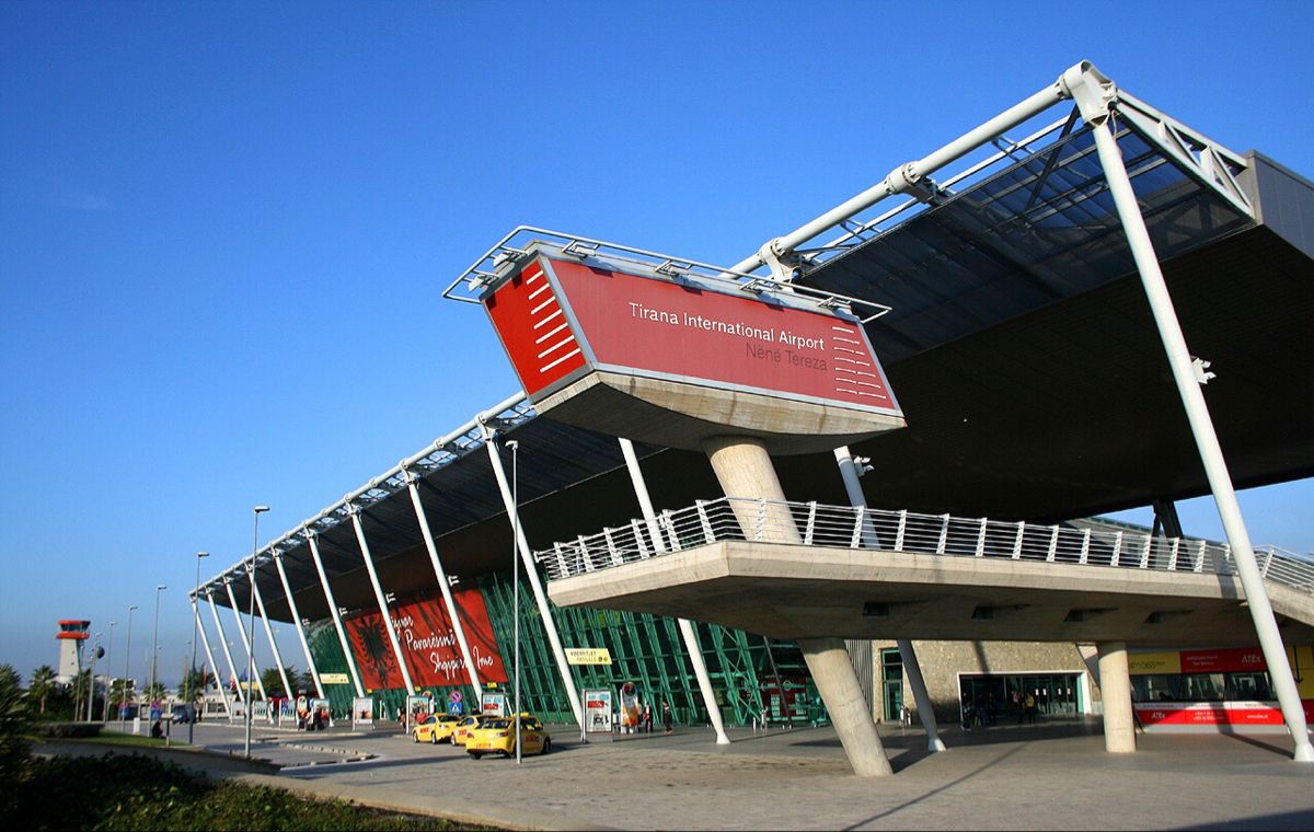 Samiti i 6 dhjetorit/ TIA: Pasagjerët të jenë në aeroport 4 orë para fluturimit