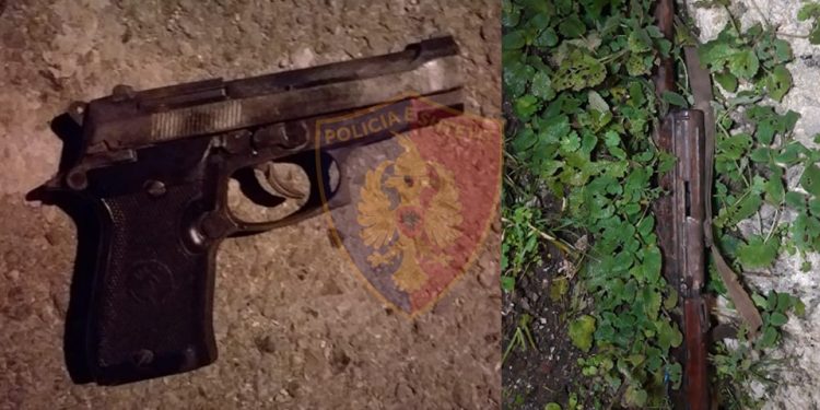Me pistoletë në brez, procedohet 15-vjeçari, afër banesës i gjendet edhe një pushkë