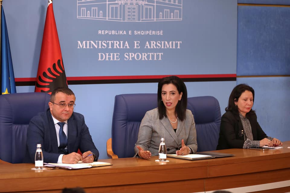Ministrja Kushi takim me drejtues të Zyrave Arsimore në mbyllje të vitit 2022