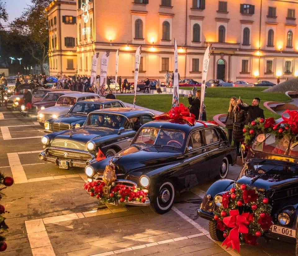 FOTO/ RETRO CHRISTMAS ndez Tiranën në prag të Krishtlindjes!