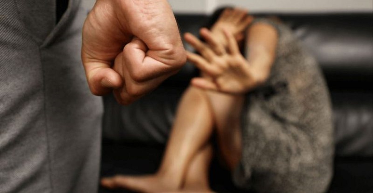 Mori me forcë gruan nga vendi i punës dhe e dhunoi në një lokal, arrestohet 33-vjeçari në Tiranë