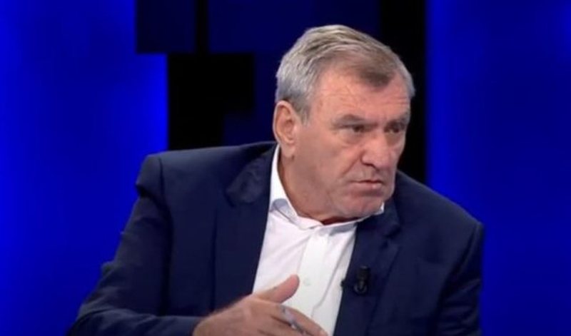 Grushti ndaj Berishës, Agron Duka kërkon hetim të besueshëm: Politikanët e kanë kaluar shpesh cakun, por kjo është e papranueshme!