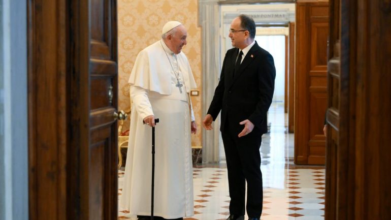 Presidenti Begaj takon Papa Françeskun, çfarë diskutuan