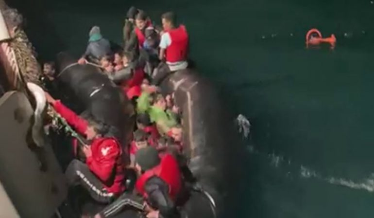 Autoritetet angleze për gomonen e mbytur në Kanalin e La Manche: Mes viktimave edhe një adoleshent