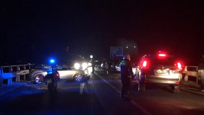 EMRAT/ Aksident i frikshëm, plagosen rëndë dy të rinj, dërgohen me urgjencë në spital