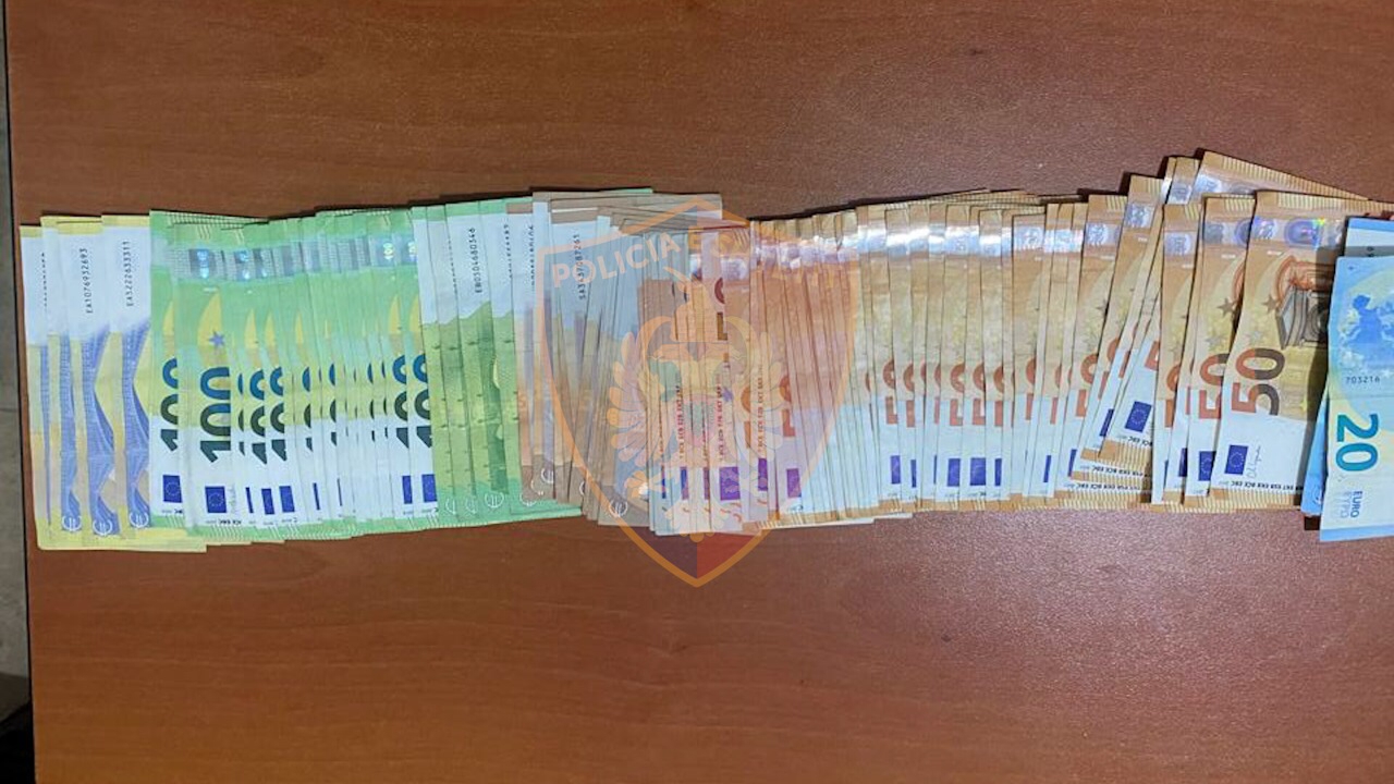 Tentuan të kalonin të miturit ilegalisht nga porti i Durrësit, zbardhen emrat e 10 të arrestuarve