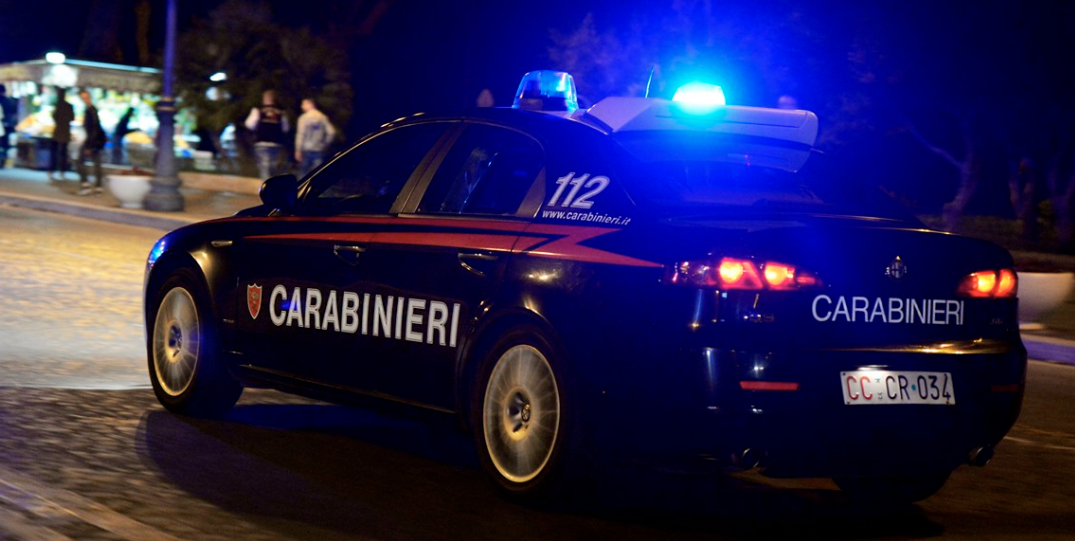 Ishte shpallur në kërkim, policia italiane arreston të riun shqiptar në autobusin drejt Shqipërisë