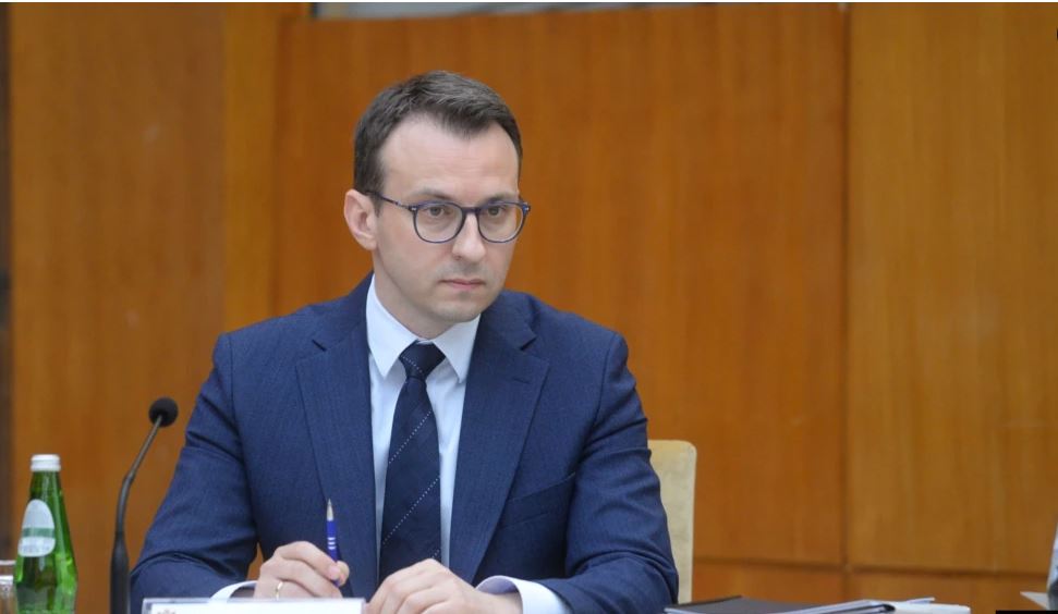 A po arrihet dakordësia në veri të Kosovës? Petkoviç: Kemi garanci të forta nga SHBA dhe BE për tërheqjen e serbëve nga barrikadat