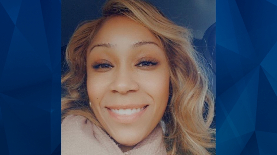 10-vjeçari qëllon për vdekje me armë të ëmën sepse nuk i bleu kufjet online