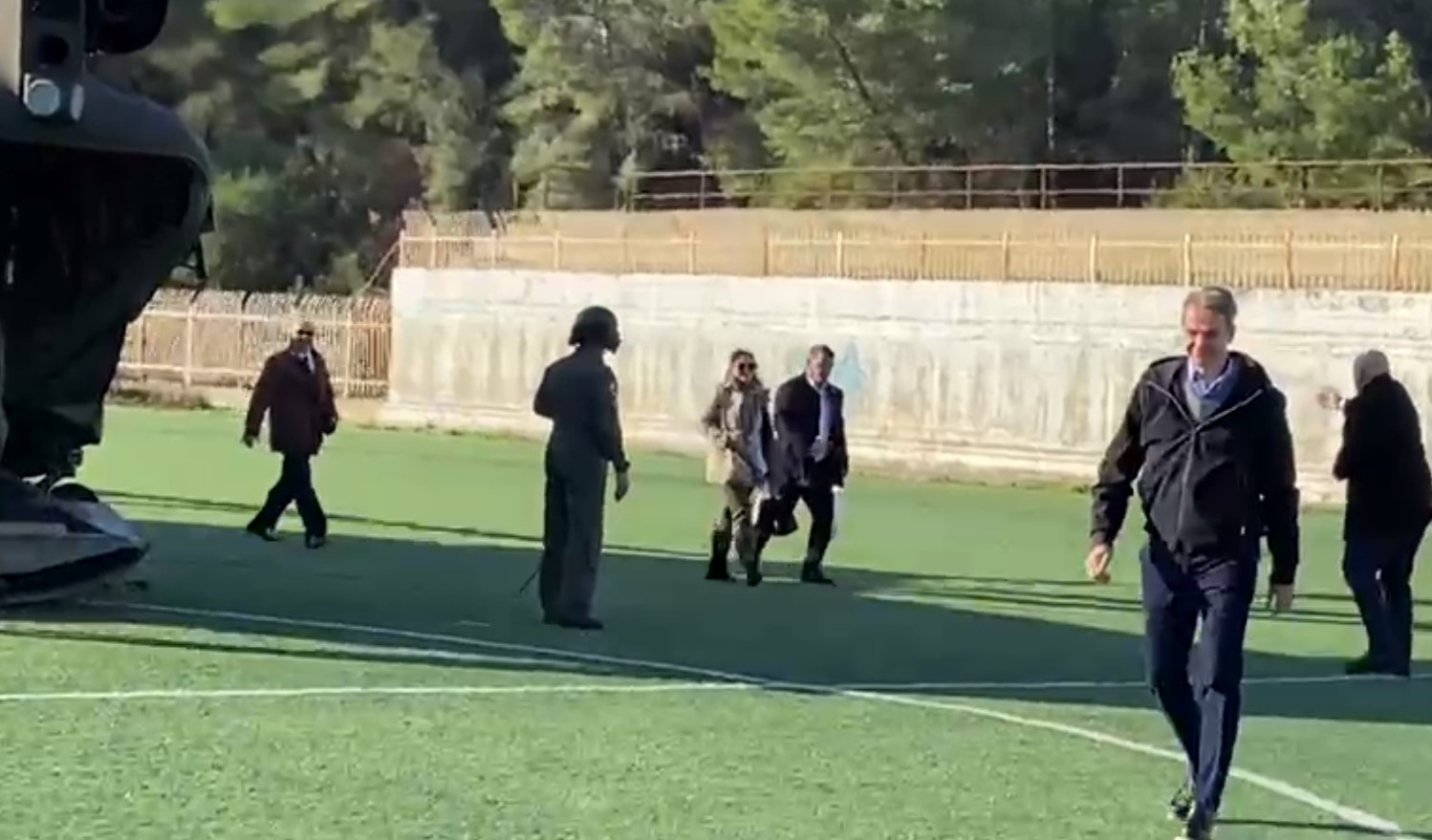Kryeministri grek Mitsotakis mbërrin në Himarë me helikopter