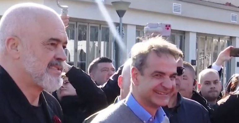 Mitsotakis në Dropull, Rama-banorëve: Ju thashë që do t’ua sjell