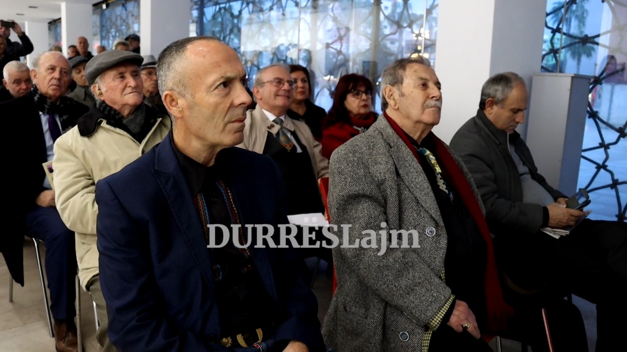 60-vjetori ndryshe i një poeti &#8211; Agron Çalliku vjen me ekspozitë të veçantë dhe promovim të 2 librave (VIDEO)