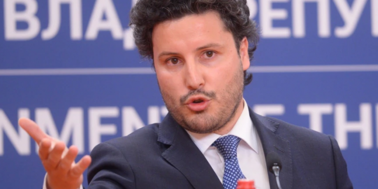 Abazoviç: Nuk jam i shqetësuar për mesazhet e Perëndimit për ngrirjen e negociatave me Malin e Zi