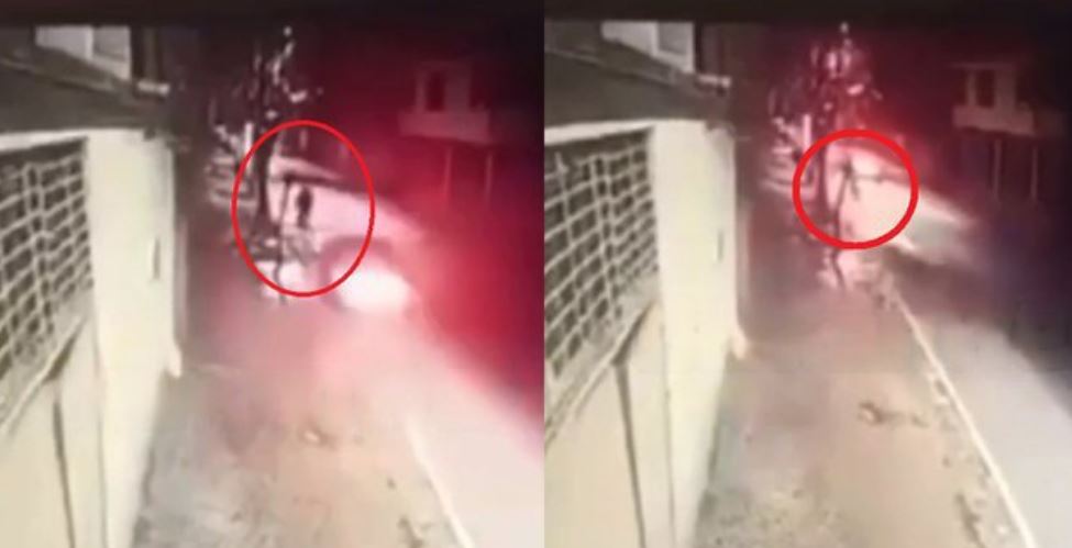 Dalin pamjet, momenti kur mjeti me shpejtësi skëterrë “fluturon” drejtuesin e biçikletës (VIDEO)