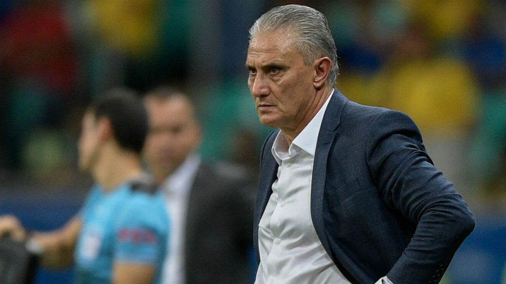Dështimi në Botëror nuk “falet”, trajneri Tite grabitet në rrugët e Brazilit