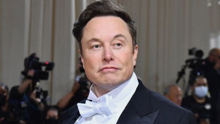 Elon Musk njofton dorëheqjen e tij si CEO i Twitter: Sa po të gjej dikë budalla…