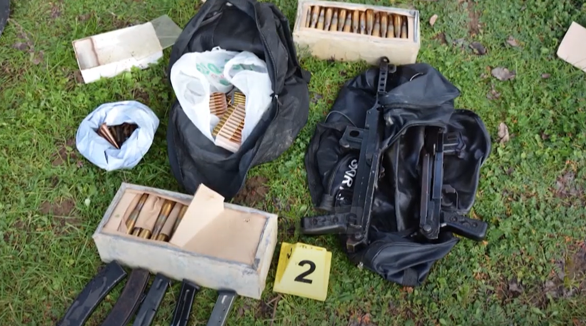 Kontrolli i banesës së Ervis Martinajt, asnjë i shoqëruar për armët e gjetura