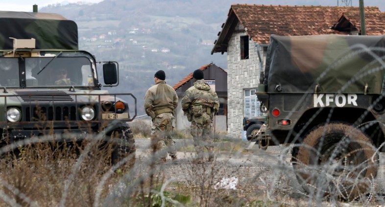 Tensionet në veri, KFOR-i: Kemi mjetet e duhura për të penguar dhunën