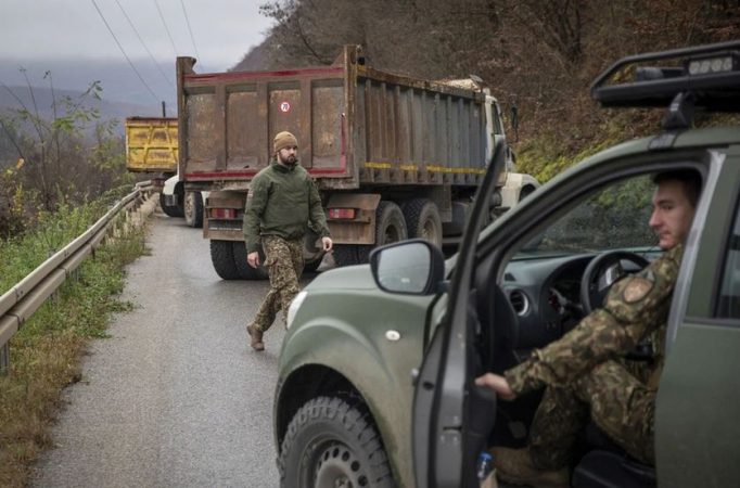 Media zvicerane: Zyrtarë të Kosovës dhe Serbisë takime ‘sekrete’ në Zvicër për tensionet në Veri