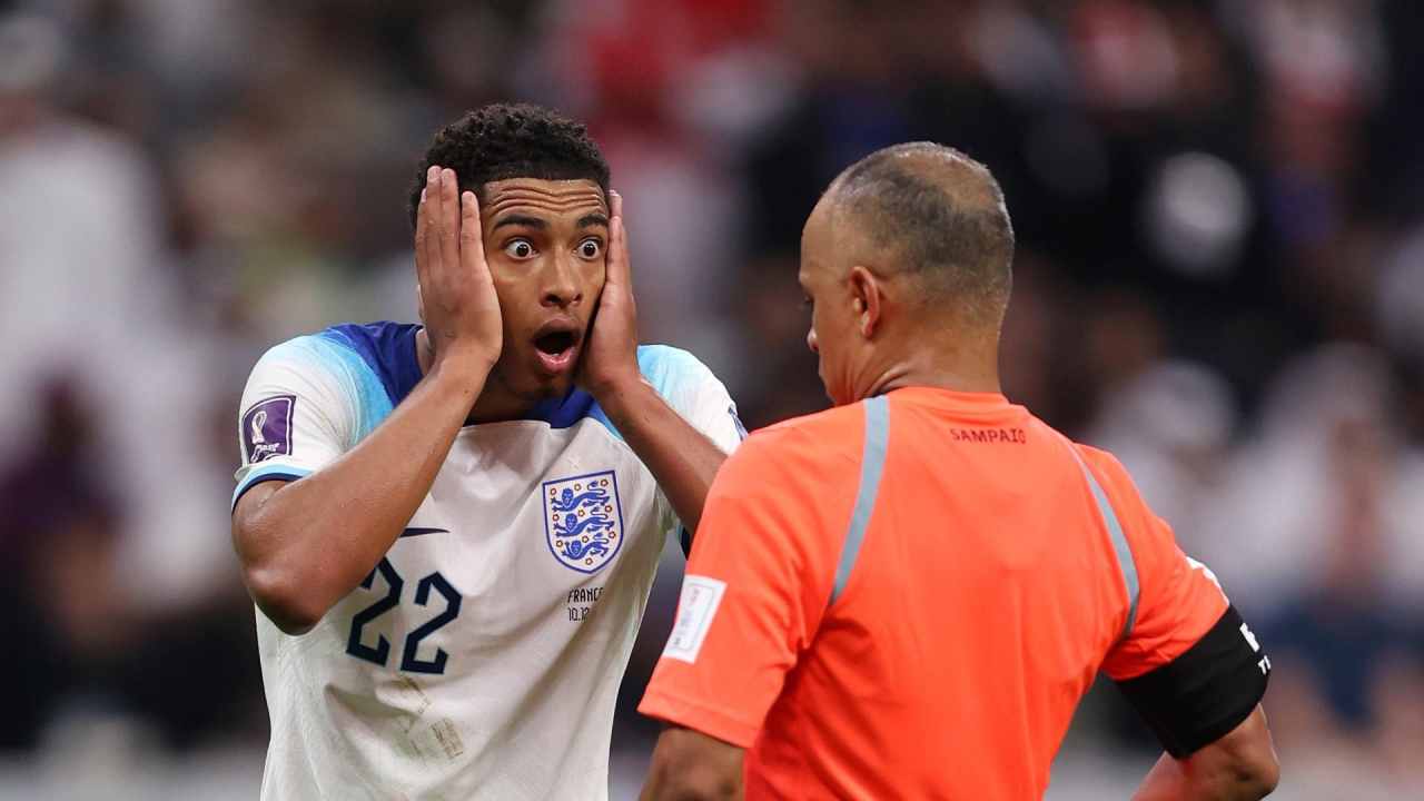 “Ku e gjetët këtë arbitër?”, talenti anglez: Nuk ishte në nivelin e këtij dueli