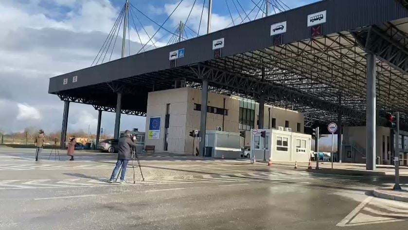 Barrikadat, reagon Kurti: Koha e KFOR-it po mbaron!